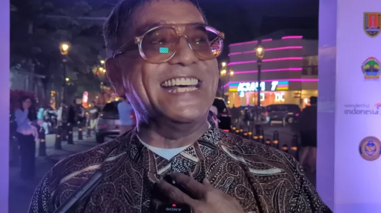 Samuel Wattimena Apresiasi Ruang Pamer untuk Karya Semarang Night Carnival