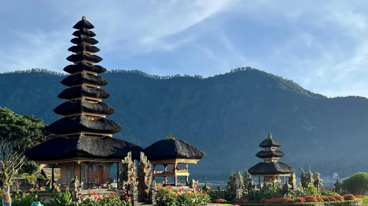 Pura Ulun Danu Beratan, Ikon Wisata Bali yang Mendunia