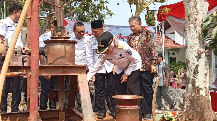 Krisis Air Bersih, Warga Dusun Krajan Kendal dapat Bantuan Pembangunan Sumur Bor