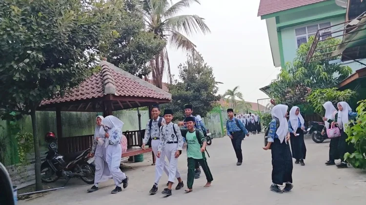 MTsN 1 Rembang Klarifikasi Dugaan Diare Massal, Belum Ada Bukti Terkait MBG
