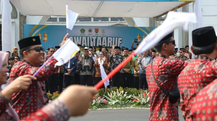 Ribuan Kafilah MTQ Nasional XXXI Ikut Pawai Ta’aruf
