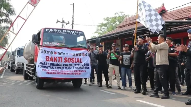 Brimob Polda Jateng Salurkan Air Bersih ke Warga Terdampak Kekeringan