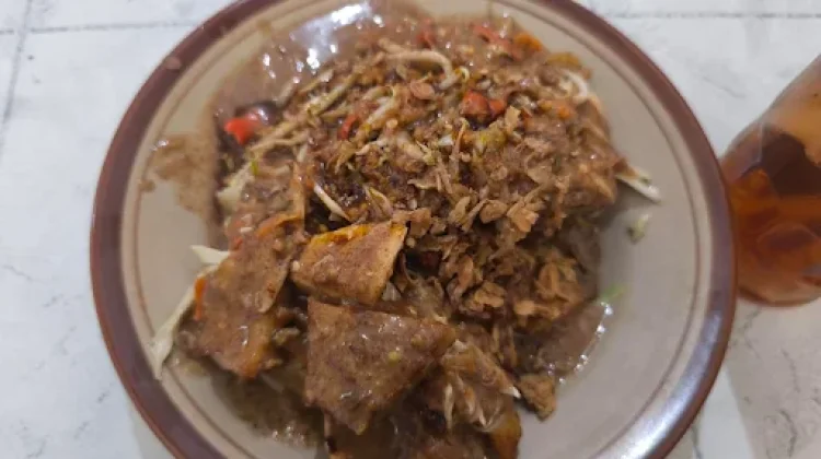 Resep Tahu Gimbal Khas Semarang: Gurih, Renyah, dan Saus Kacangnya Nagih!