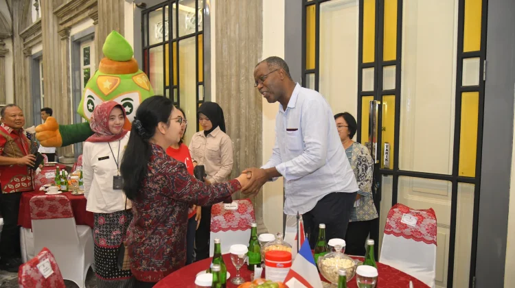 Program Residensi, Penulis Asal Prancis Habiskan Waktu Tiga Bulan di Kota Semarang