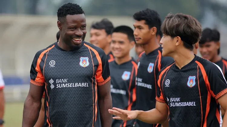Kebugaran Belum Maksimal, Kenneth Ngwoke Tunda Debut di Sumsel United