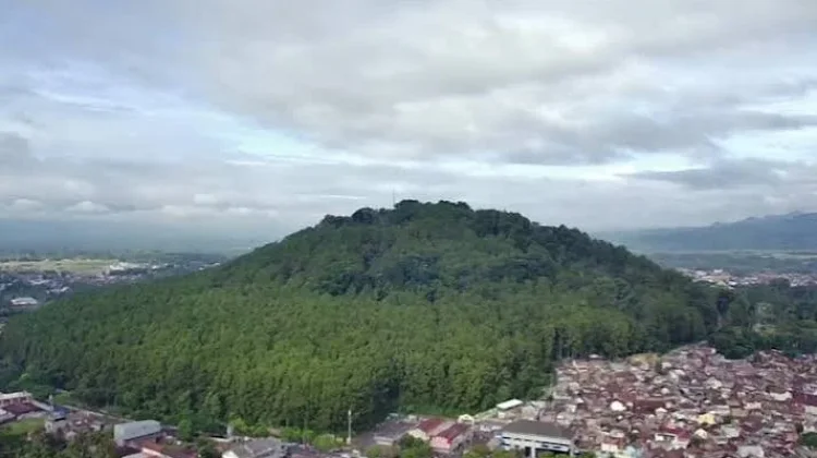 Gunung Tidar, Terkenal sebagai Pakunya Tanah Jawa