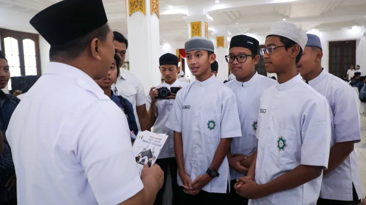 Dialog dengan Santri, Taj Yasin Ungkap Bekal Penting Menjadi Pemimpin Masa Depan