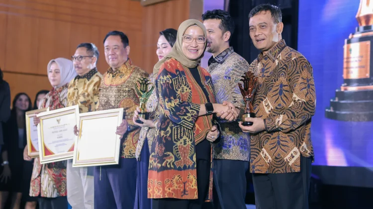 Pemprov Jateng Raih Penghargaan Layanan Investasi dari Kementerian