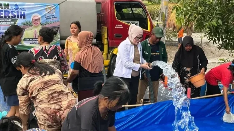 Eva Monalisa Salurkan 200 Tangki Air Bersih untuk Warga di 14 Kecamatan di Blora