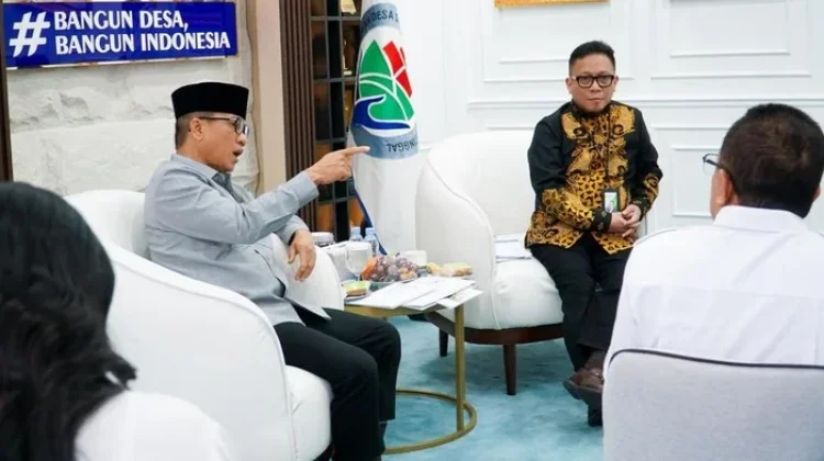 Mendes PDT Dukung Perluasan Perlindungan bagi Pekerja Rentan di Desa