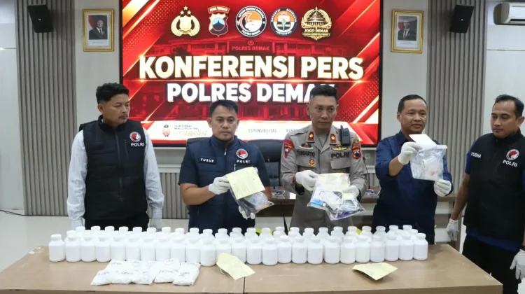 Polres Demak Ungkap 8 Kasus Narkoba, Sita 74.000 Pil