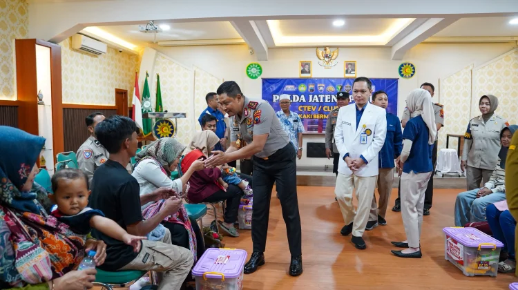Kapolda Jateng Beri Dukungan dan Semangat Anak Penderita CTEV di Karanganyar