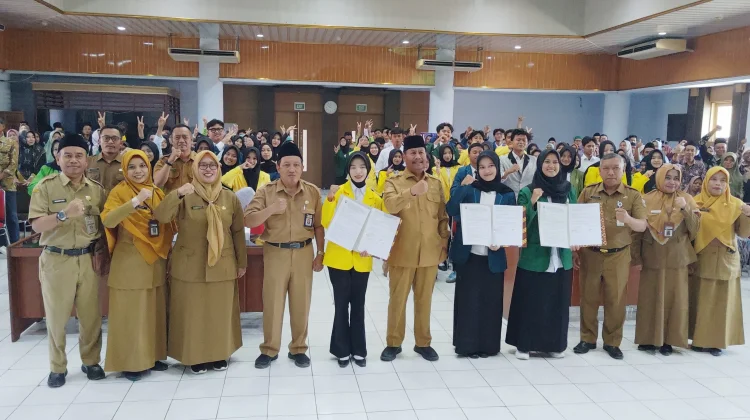 Pemkab Rembang Beri Beasiswa, 106 Mahasiswa Kurang Mampu Bisa Kuliah Lebih Tenang