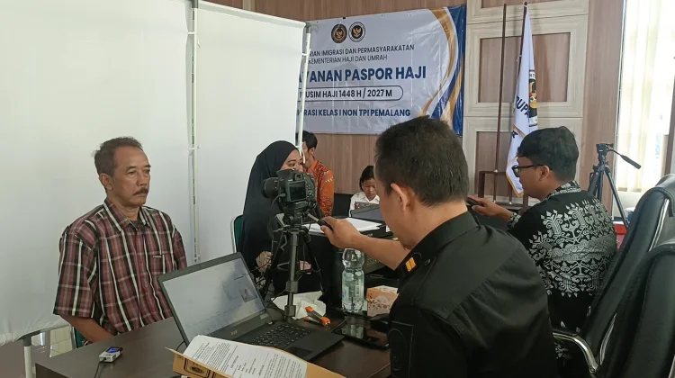 Tak Perlu Repot Urus Paspor, Kankemenhaj Batang Siapkan Layanan Jemput Bola