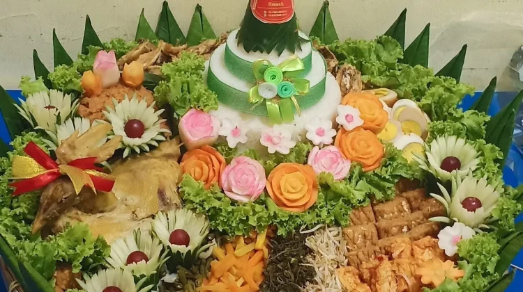 Filosofi Ayam Ingkung dalam Tradisi Jawa