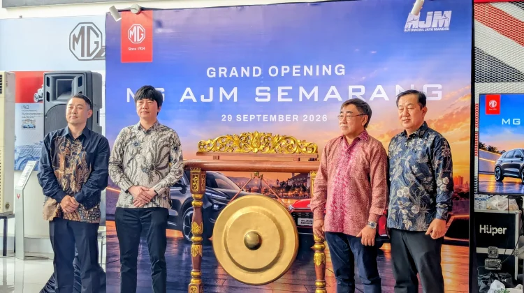MG Buka Dealer Baru Sekaligus Luncurkan MG ZS Hybrid+ di Semarang