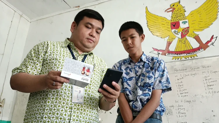 Kenalkan Transaksi Digital, SMK Bhakti Praja Batang Bekali Mobile Banking Pelajar