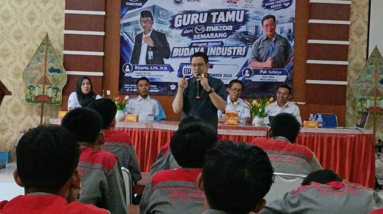 Hadirkan Guru Tamu, SMK Bhakti Praja Batang Siapkan Mental Siswa sebelum Magang