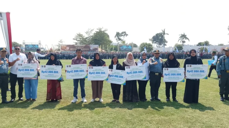 BPJS Ketenagakerjaan Ungaran Berikan Santunan Kematian Anggota Satlinmas