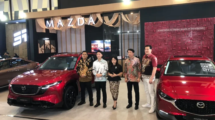 Mazda Hadirkan Produk Terbaru dan Pamerkan Penghargaan Desain Dunia di GIIAS