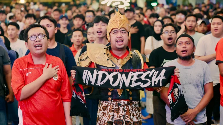 Gatotkaca Hebohkan Nobar Timnas Gubernuran Jateng, Pulang Bawa Jersey dari Luthfi