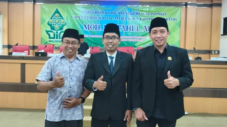 Miftahul Arief Raih Doktor, PWI Jateng Kini Punya Tujuh Pengurus Lulusan S3