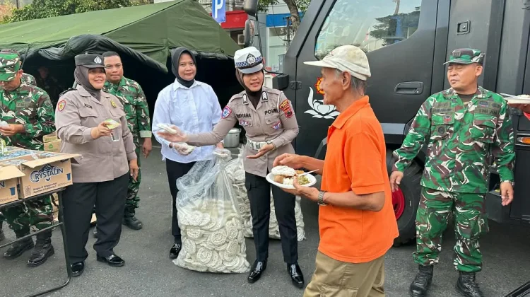 HUT ke-81 TNI, Kodim Pati Bagikan 1.500 Porsi Makan Gratis