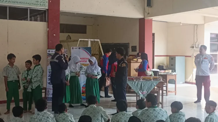 Dishub Kota Semarang Ajarkan Siswa Cara Aman Melintas Jalur Kereta Api