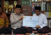 Wamenag Jateng dan Ketua MPR Bantu Ponpes Tegal