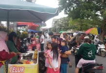 Pasar Sendangmulyo Semarang Jadi Tempat Berburu Takjil Ramadan