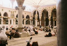 Niat Sholat Tarawih dalam Bahasa Arab dan Artinya