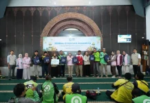 YBM dan Srikandi PLN Santuni 50 Ojol di Yogyakarta