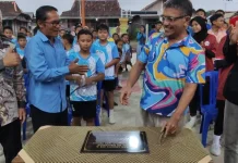 Samuel Wattimena Resmikan Lapangan Sepak Takraw Citra Kartika