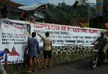 Protes Proyek Tol, Warga Sambeng Tolak Pengerukan Tanah