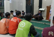 Kajian Iftar Ajak Komunitas Ojek Online di Batang Raih Pahala Ramadan