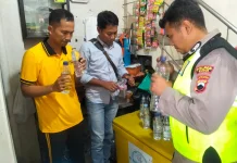 Polisi Kudus Grebek Penjual Miras dengan Kemasan Minuman Kekinian