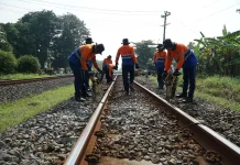 Menjelang Angkutan Lebaran, KAI Lakukan Perawatan Jalur Kereta Api