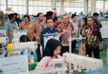 Pastikan Hak Buruh Terpenuhi, Gubernur Jateng Pantau Penyaluran THR  Lebaran