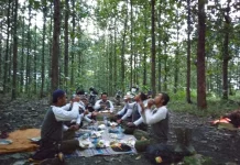 Jaga Hutan di Bulan Ramadan, Rimbawan Berbuka Puasa di Tengah Hutan