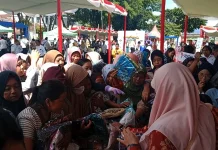 Pasar Murah jelang Lebaran,  Warga Serbu Penjualan Pakaian Pantas Pakai