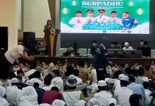 Bareng Mualaf, Lazis Baiturrahman Ajak Ratusan Yatim-Dhuafa Buka Puasa Bersama