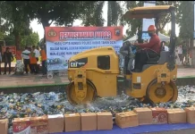 Polres Kudus Musnahkan Ribuan Botol Miras Hasil Operasi Pekat