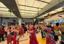 KAI Wisata Lepas Pemudik dengan Cara unik di Stasiun Pasar Senen