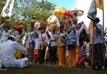 Tidak Ada Laut, Umat Hindu di Magelang Melaksanakan Melasti di Sumber Air Tuk Mas