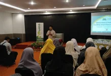 Guru Ngaji Minim Kesejahteraan, LAZiS Jateng Salurkan Santunan