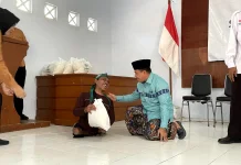 Baznas Kabupaten Pekalongan Salurkan Paket Zakat Bagi Warga Disabilitas