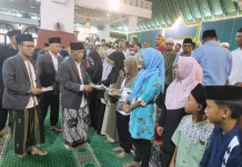 LAZ MAJT Salurkan Zakat Perdana, 99 Mustahik Jadi Penerima Awal