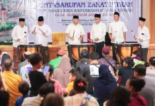Ribuan Mustahiq Terima 4 Ton Zakat, Disalurkan Gubernur di Malam Takbir