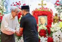 Gubernur Jateng Melayat Bos Djarum