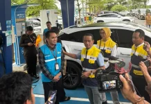 Menteri ESDM Tinjau SPKLU, PLN Buktikan Kesiapan Layani Lonjakan Pemudik